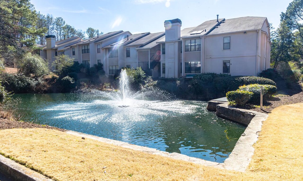 Sandy Springs Condo | #1 Atl's Historic Pill Hill-Swim Pool, Tennis, Duck Pond, Cabanas!