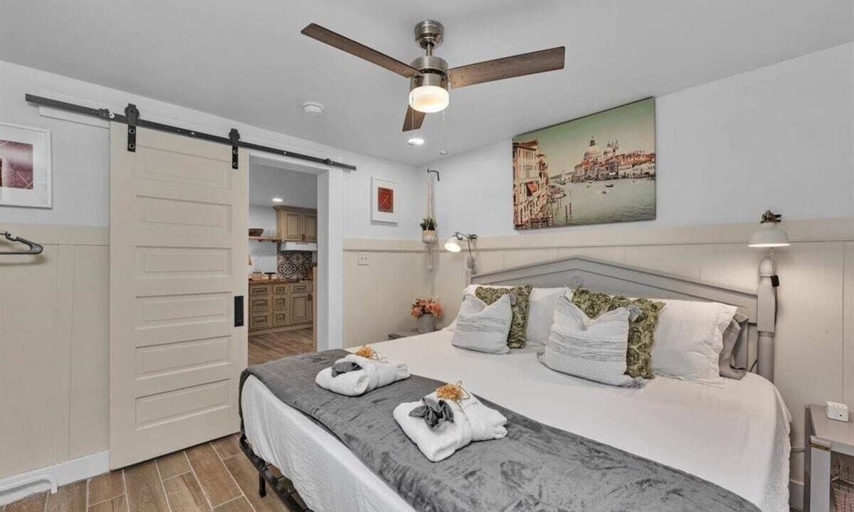 Summerville House | 1 bedroom, 1 bathroom sleeps max 4 guests with the sleeping arrangements being a king bed and futon that sleeps 2