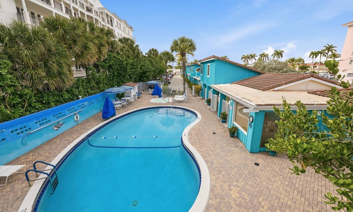 Palm Beach Shores Apartment | 1-Bedroom Rental w/Ocean Views
