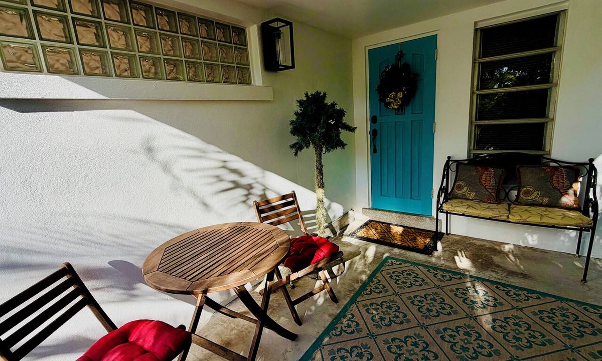 Fort Pierce Shores Apartment | 1 BR Beach Apt 1 Pet Ok Steps to Beach & Boating Sleeps 2 Newly Renovated