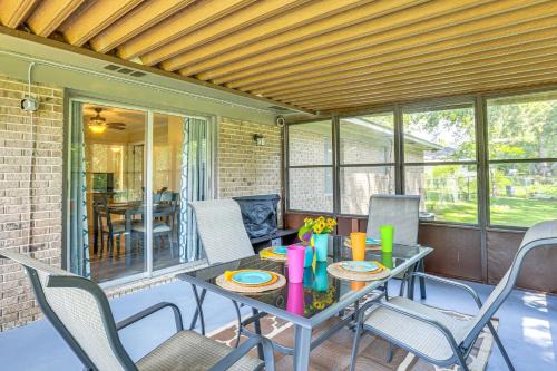 Waycross House | 1 Mi to Dtwn Waycross: Home w/Furnished Porch