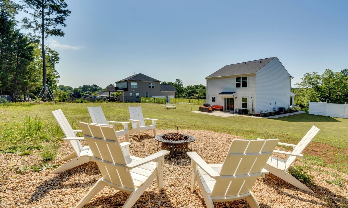 Anderson House | < 1 Mi to Lake Hartwell! Home w/Pet-Friendly Yard