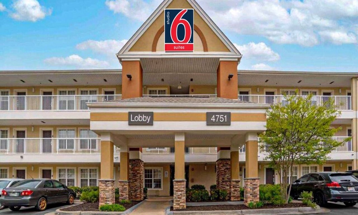 Huntsville Apartment | 1 Queen Bed | Non-Smoking, Kitchen