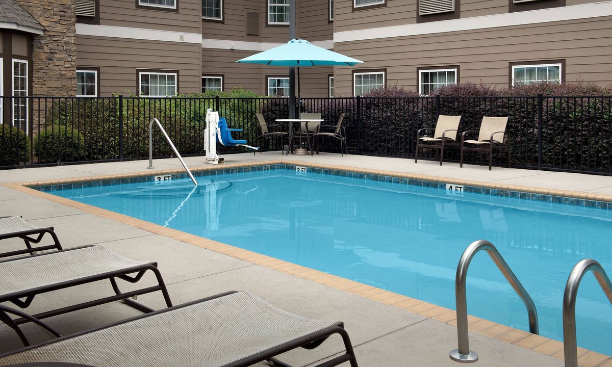 Conestee Apartment | 1 Queen Studio w/Full Kitchen | Breakfast + Pool