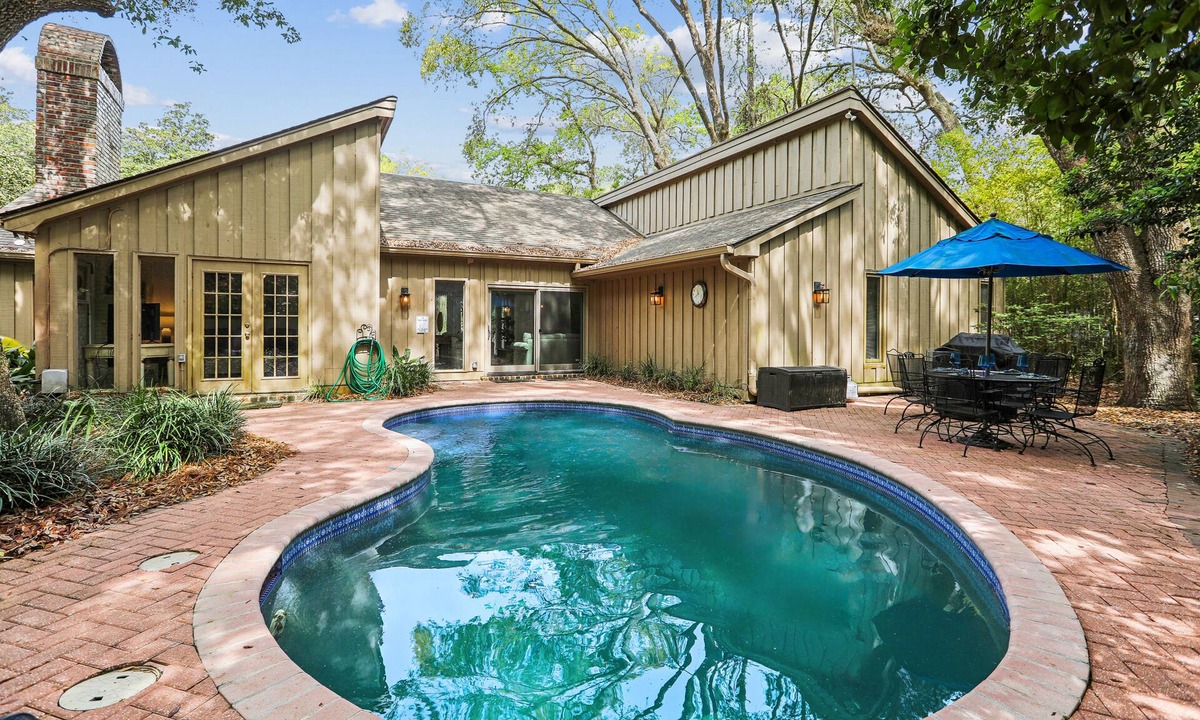 Heritage Woods House | 10 Battery Road ~ Short Walk to RBC Heritage Golf Tournament
