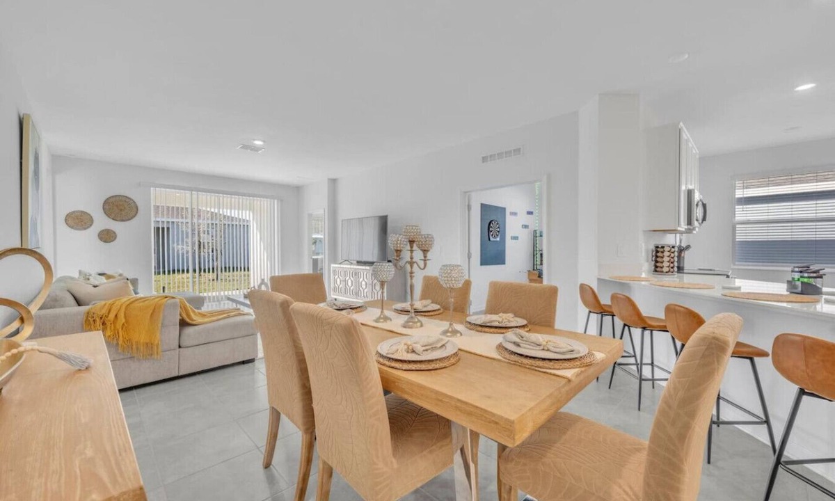 Winter Haven Apartment | 12 min to Legoland & SeaLife- Games/Peppa Pig/Dinning
