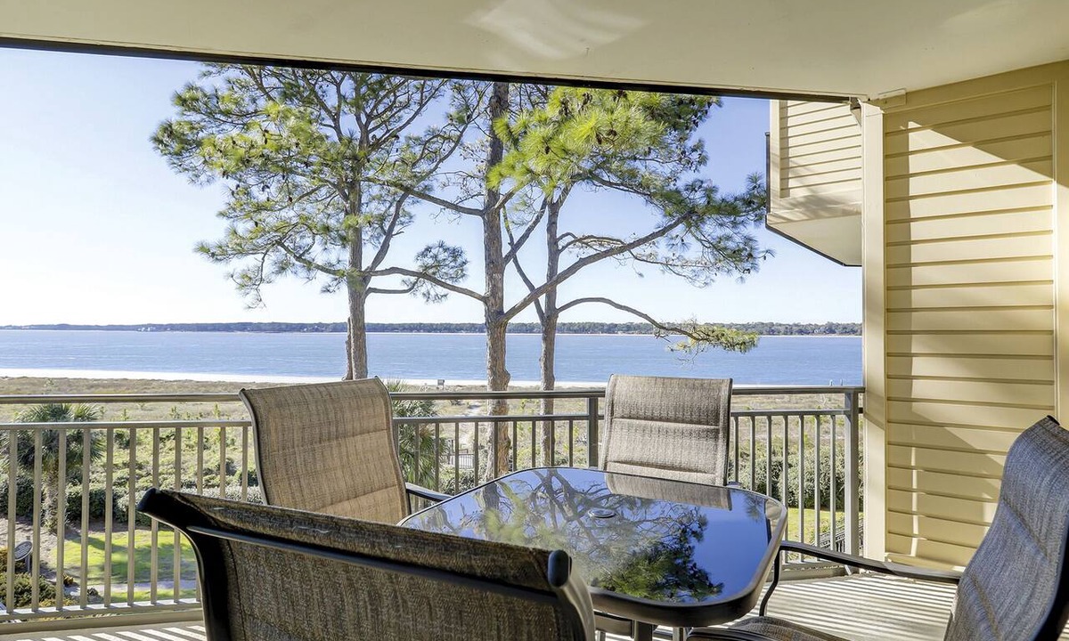South Beach Condo | 1874 Beachside Tennis- Calibogue Sound views from every room.
