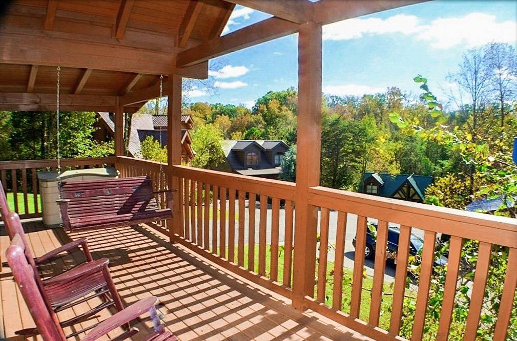 Pigeon Forge Cabin | 193 m² Cabin ∙ 3 bedrooms ∙ 10 guests