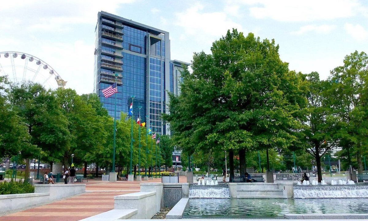 Downtown Atlanta Hotel | 1BD Deluxe/Atlanta - Margarita Maker! Rooftop Pool! Heart of Atlanta!