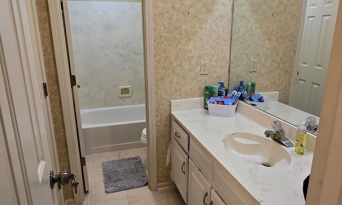 Lakeland House | 1BR/1BA on a 2 acre Wooded Lot - See the Deer!