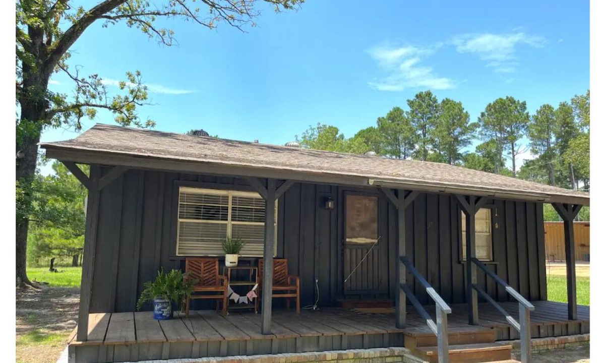Ivan Cabin | 2 bdrm peaceful guest house stay