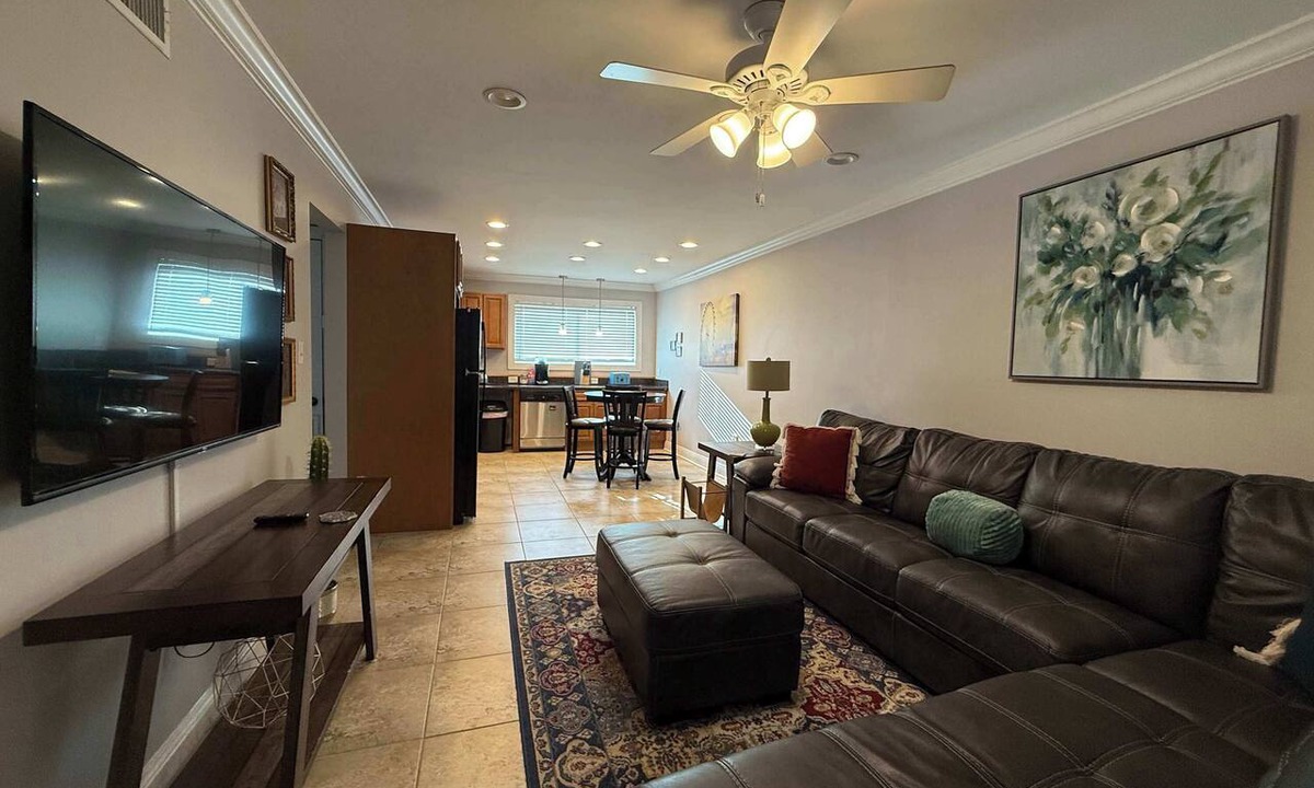 Highlands - Perkins Apartment | 2 bedroom private apt & laundry
