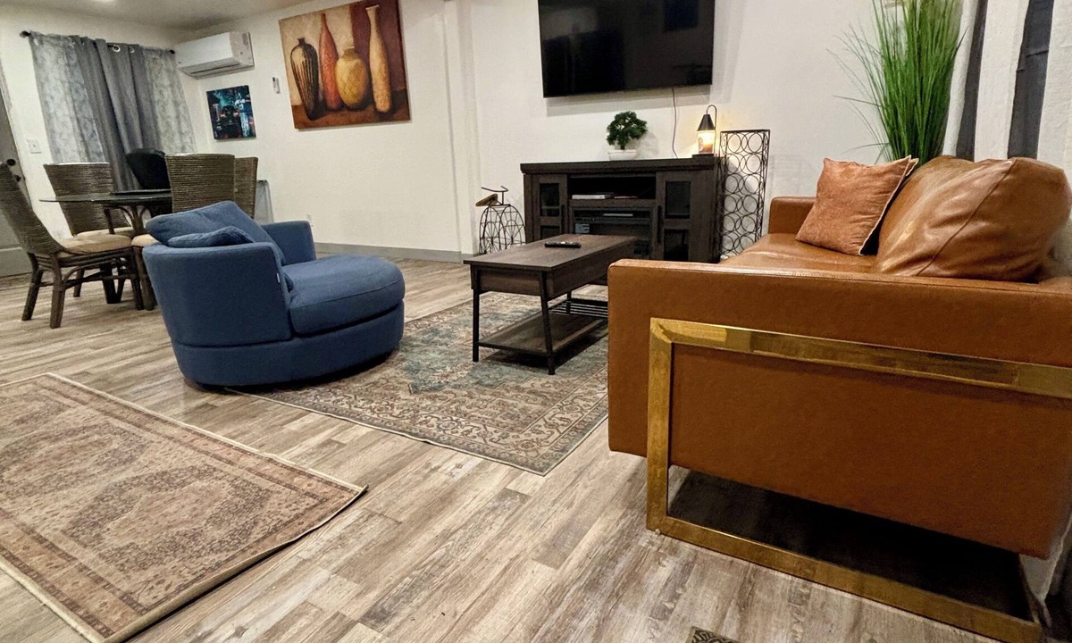 Northside House | 2-bedroom townhome in peaceful Jacksonville with AC comfort