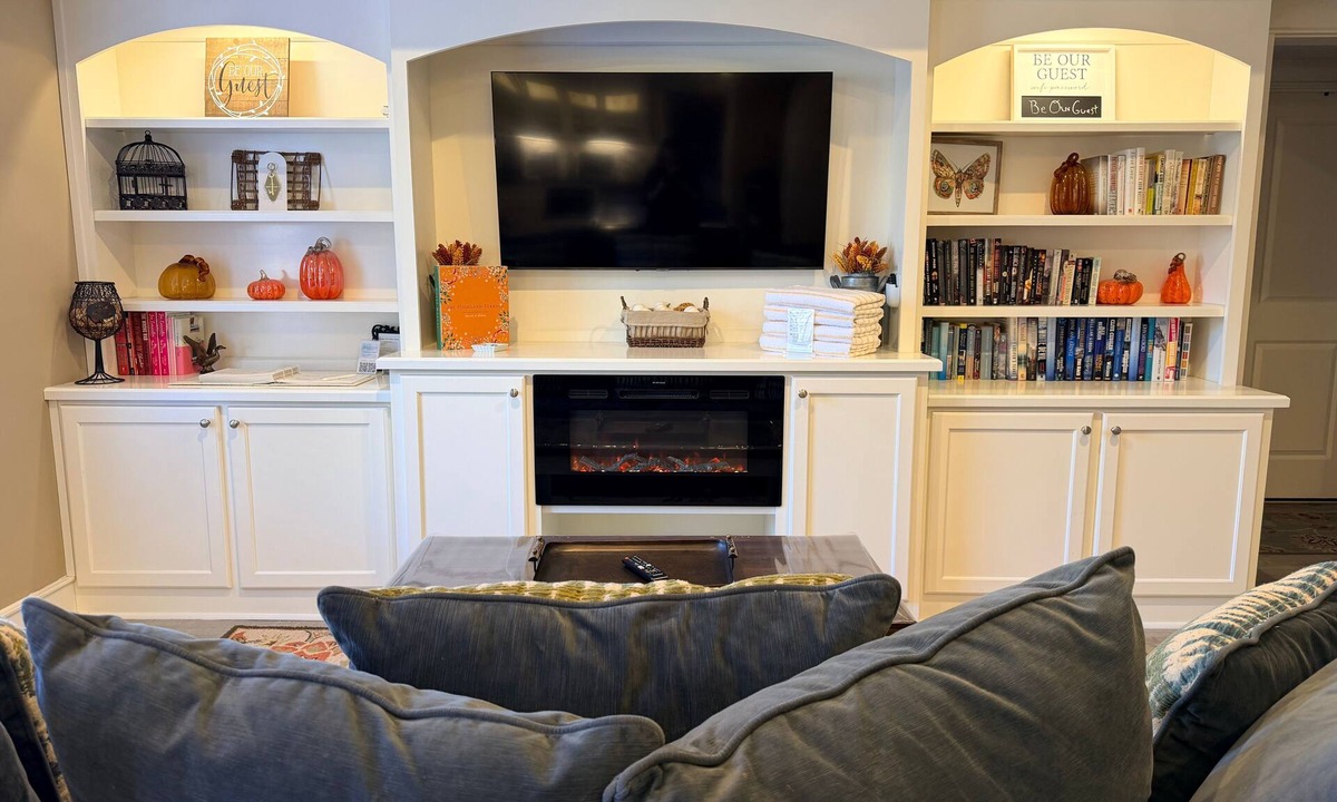 Canton Apartment | 2 King Beds, Outdoor Fireplace and Air Hockey