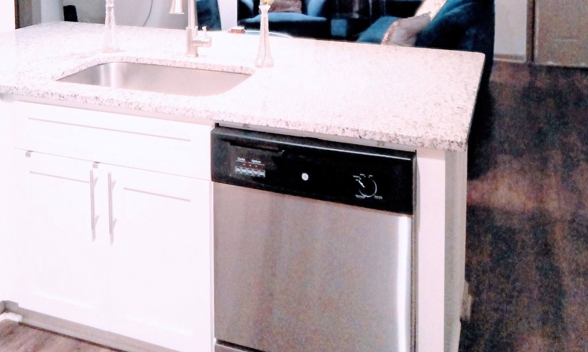 North Decatur Apartment | 2 King Beds With Central Location