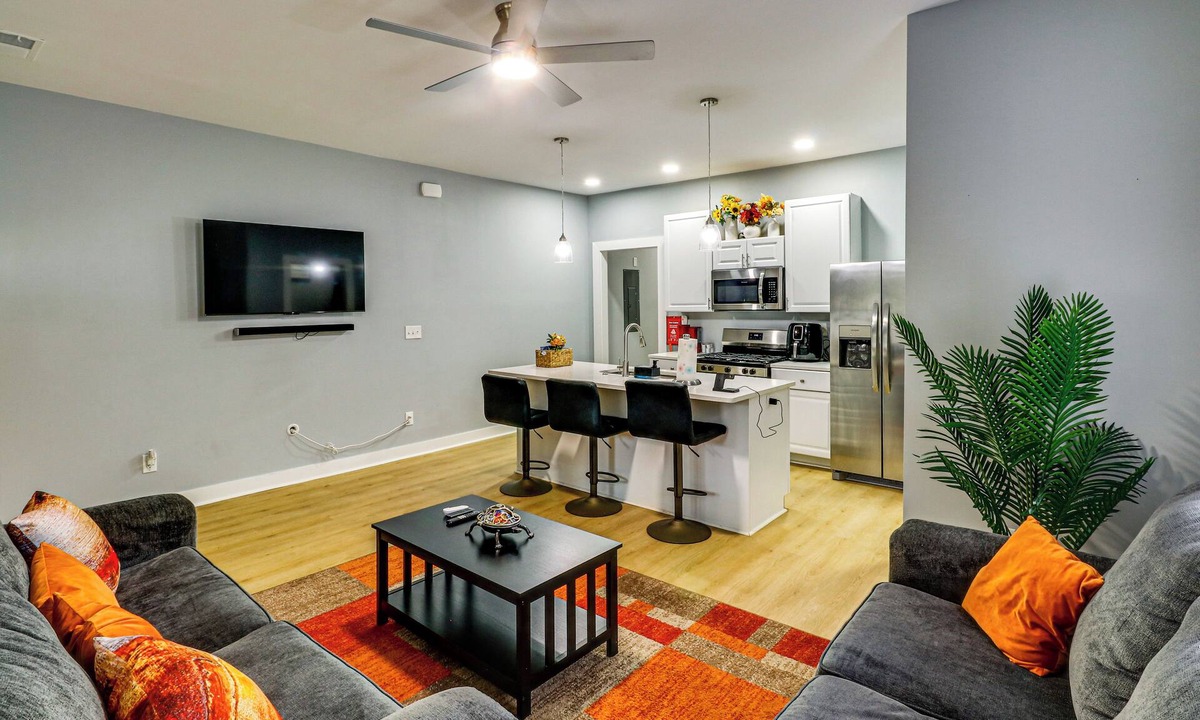 West End House | 2 Mi to Mercedes-Benz Stadium: Westside Townhome