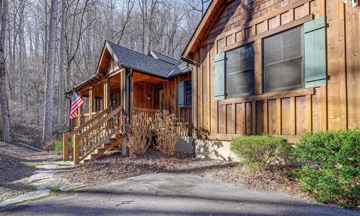 Bear Lake Reserve Cottage | 220 Boulder Creek Lane at Bear Lake Reserve