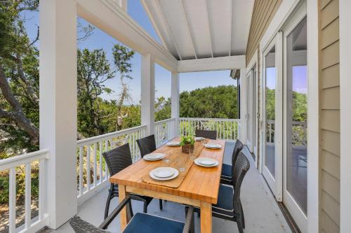 East Beach House | 2212 Bruce Drive
