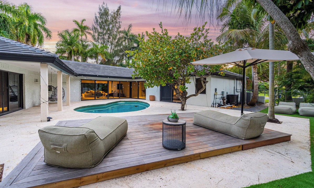 Coral Ridge House | 2500 - FLL Waterfront House with Pool, Gym and Cinema for up to 10 people