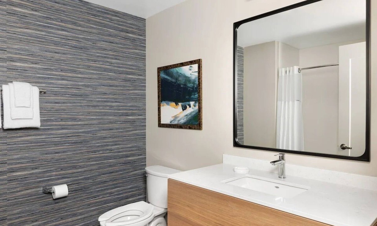 Peachtree Center Condo | 2BD/Atlanta - Downtown w/Rooftop Pool and Pool Bar!