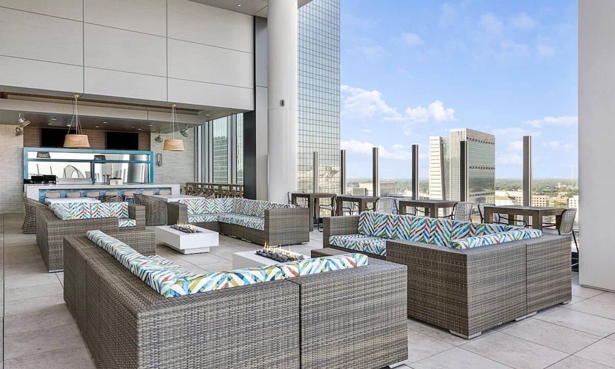 Downtown Atlanta Resort | 2BD/Atlanta - Downtown w/Rooftop Pool and Pool Bar!