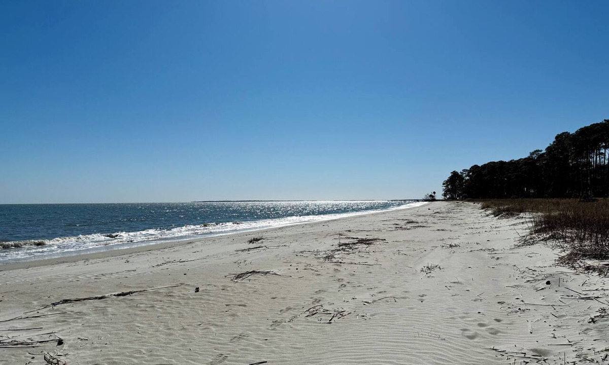Melrose on the Beach Condo | 2Bed/2Bath villa on Daufuskie - Steps from the beach, with a screened-in porch!