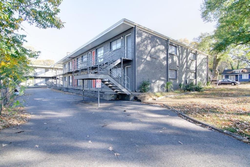 University District Apartment | 2BR Near University of Memphis Family Friendly TF1F2T