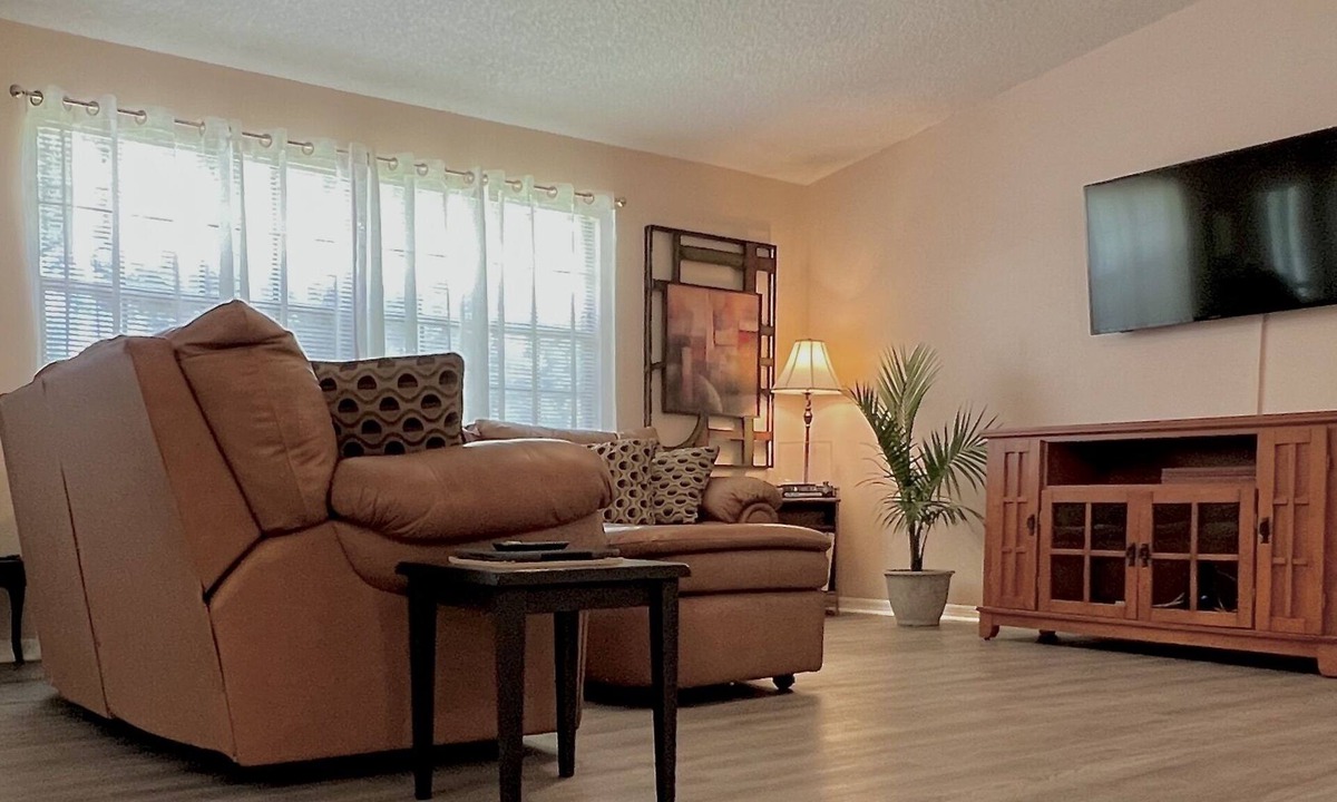 Florida Shores House | 3/2 home in quiet community just 15 minutes to New Smryna beach