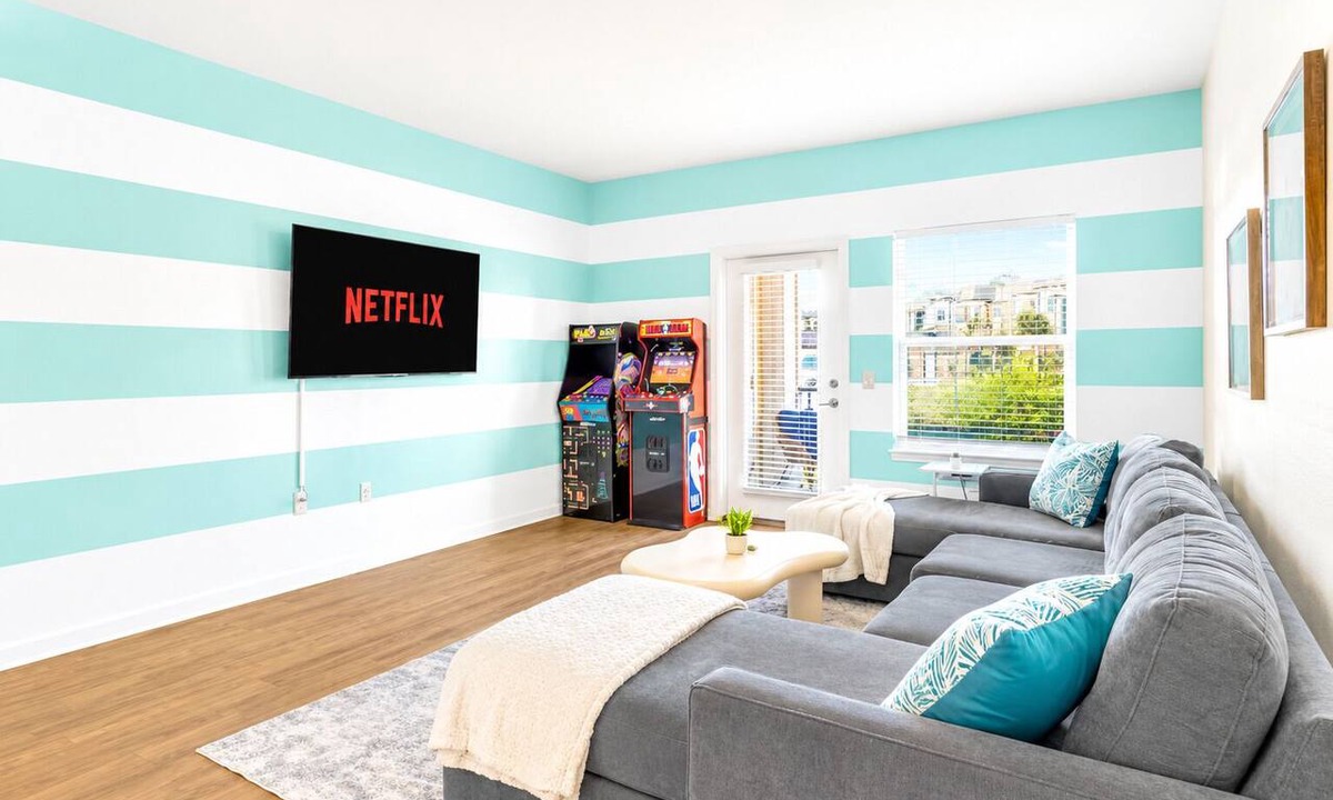 Northside Apartment | 3-Bedroom Family Suite with Pool, Arcade Games, Gym, Free Parking, Baby Gear
