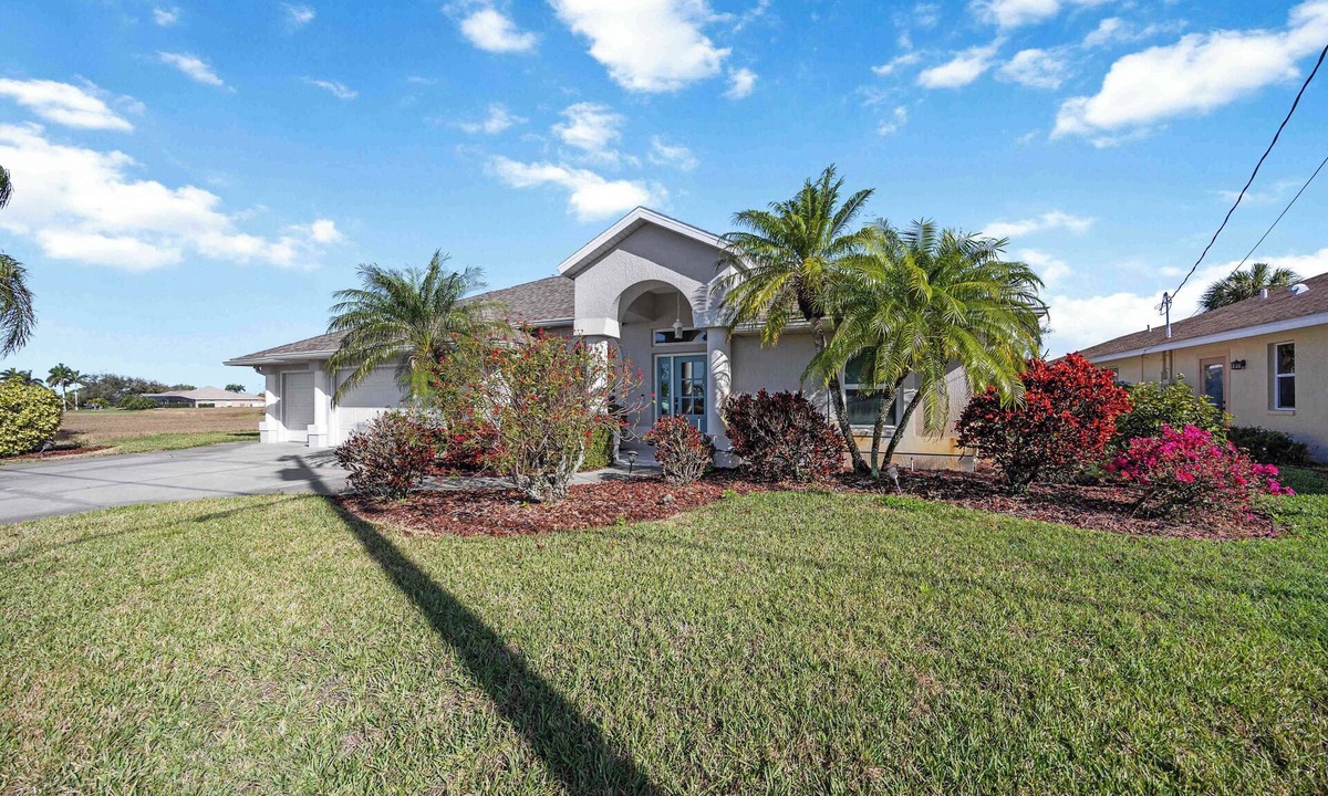 White Marsh House | 3-Bedroom Oasis in Rotonda West Awaits