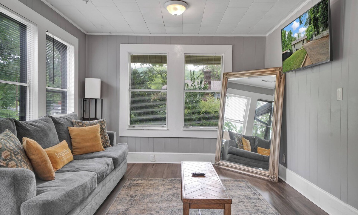 Crestline Heights House | 3-bedroom vacation home 12 mins from University of Alabama-Birmingham &Hospital