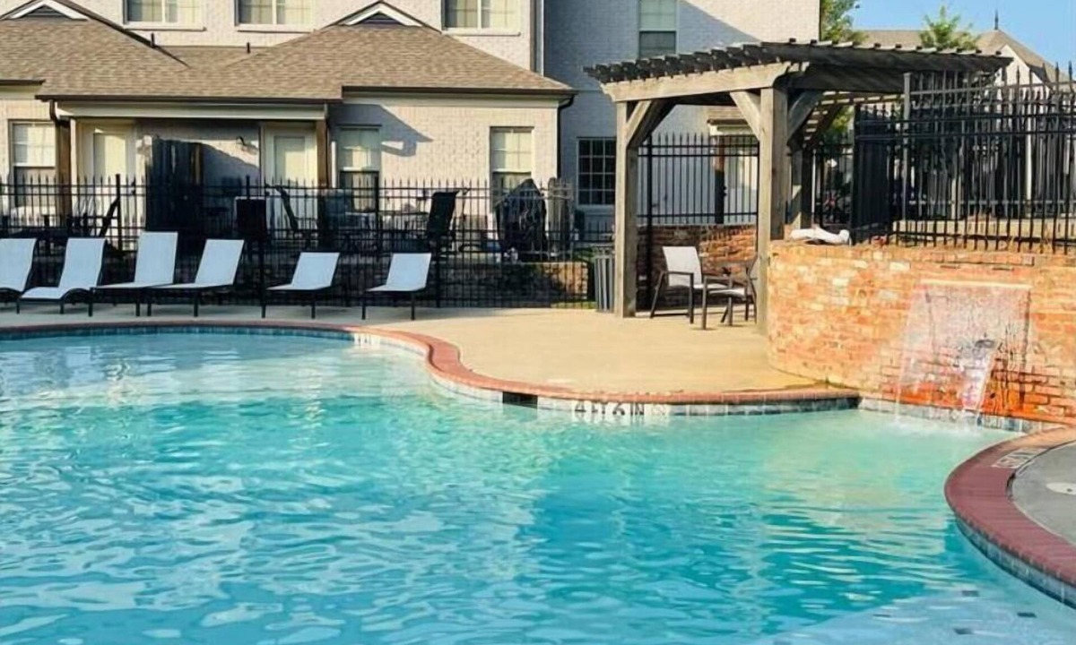 Oxford Condo | 3 BR/3.5 BA CONDO, SLEEPS 8, 5 min from campus, 8 from square