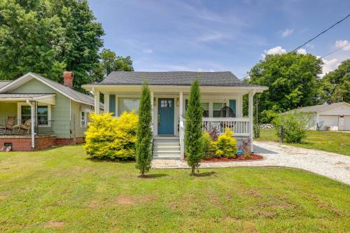 Parker House | < 3 Mi to Dtwn: Modern Cottage in Greenville!