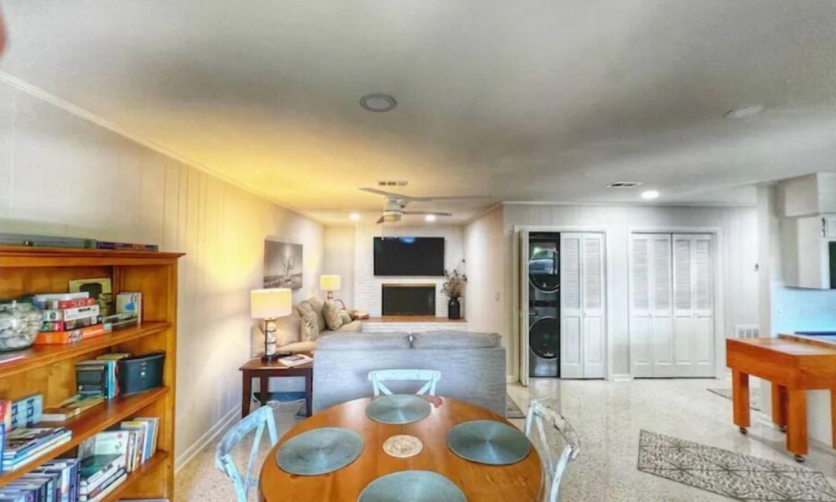 Jekyll Island Cottage | 3 min walk to beach!