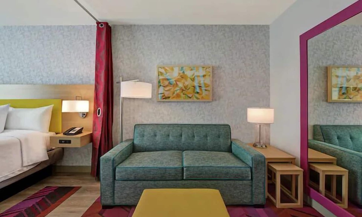 West Palm Beach Hotel | 3 Pet-Friendly King Studios w/Outdoor Pool, 3.2mi West Palm GreenMarket