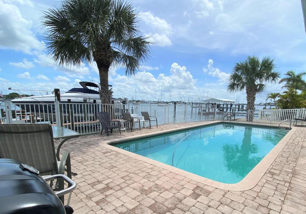 Fort Myers Beach House | 331 Palermo Circle - Chic & cozy beach home with pool and bayfront view!
