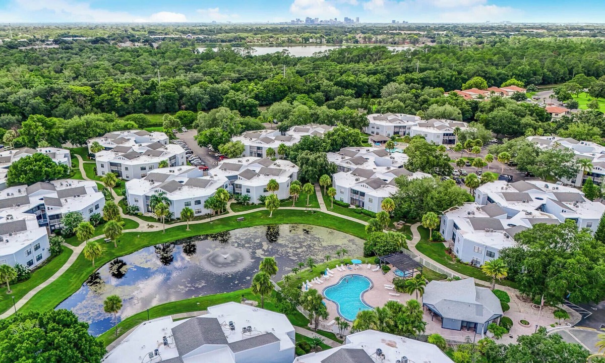 Ventura Condo | 3648 Orlando Vacational Apartment 2nd floor, Lake view