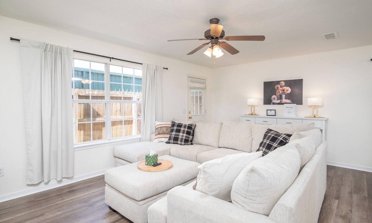 Starkville Condo | 3BR/2.5BA Condo-Pool-Near MSU/Sportsplex/Downtown