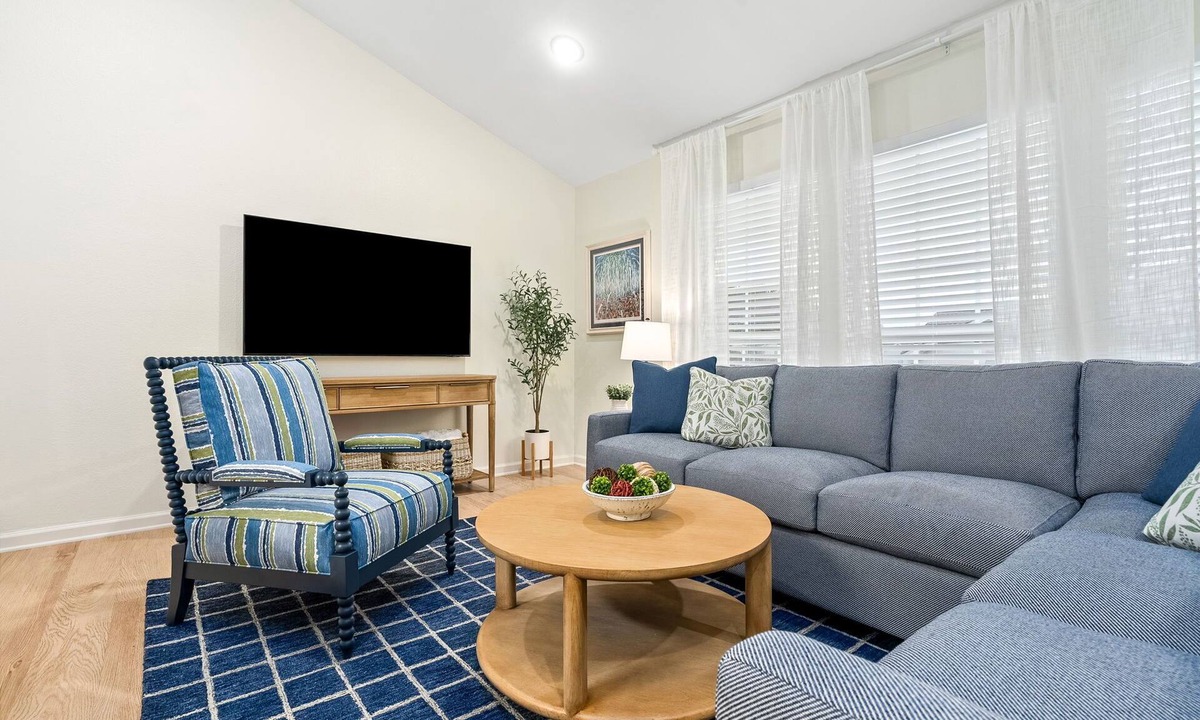 Auburn Condo | 3BR/3BA Condo w/New Interior Walk to Jordan-Hare