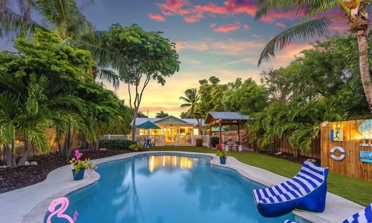 Rock Harbor Cottage | 3BR/3BA Key Largo Cottage by the Sea With Private Pool, Putting Course, and More