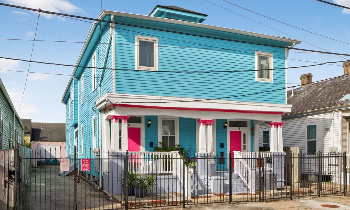 Seventh Ward House | 3BR Shotgun | 5 Min to French Quarter |Courtyard