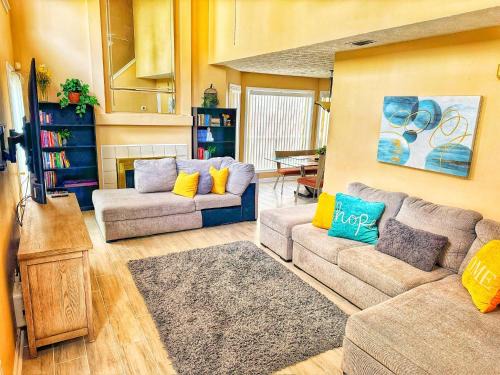 Clarkdale House | 4 bd Luxury King & Queen Suites - Mins to Marietta