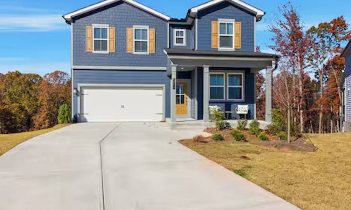 Flowery Branch House | 4 BR/3 BA, Pets OK, In-Unit W/D, Longer Stays OK, In-Unit W/D