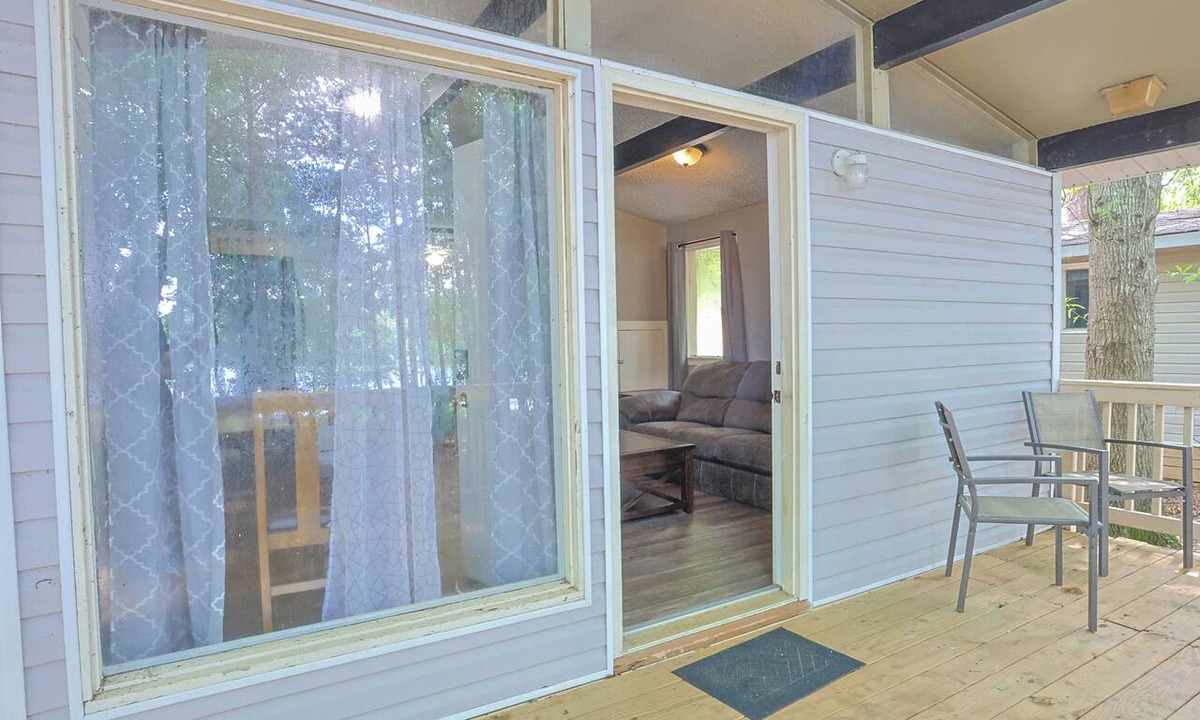 LaGrange Cabin | #4 Cozy 1-bedroom cabin on beautiful West Point Lake in LaGrange, Ga.