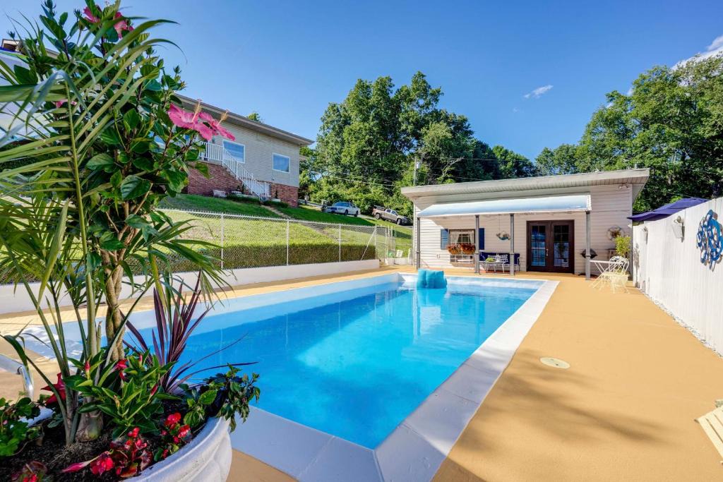 Chattanooga Apartment | 4 Mi to Downtown Chattanooga: Vibrant Studio