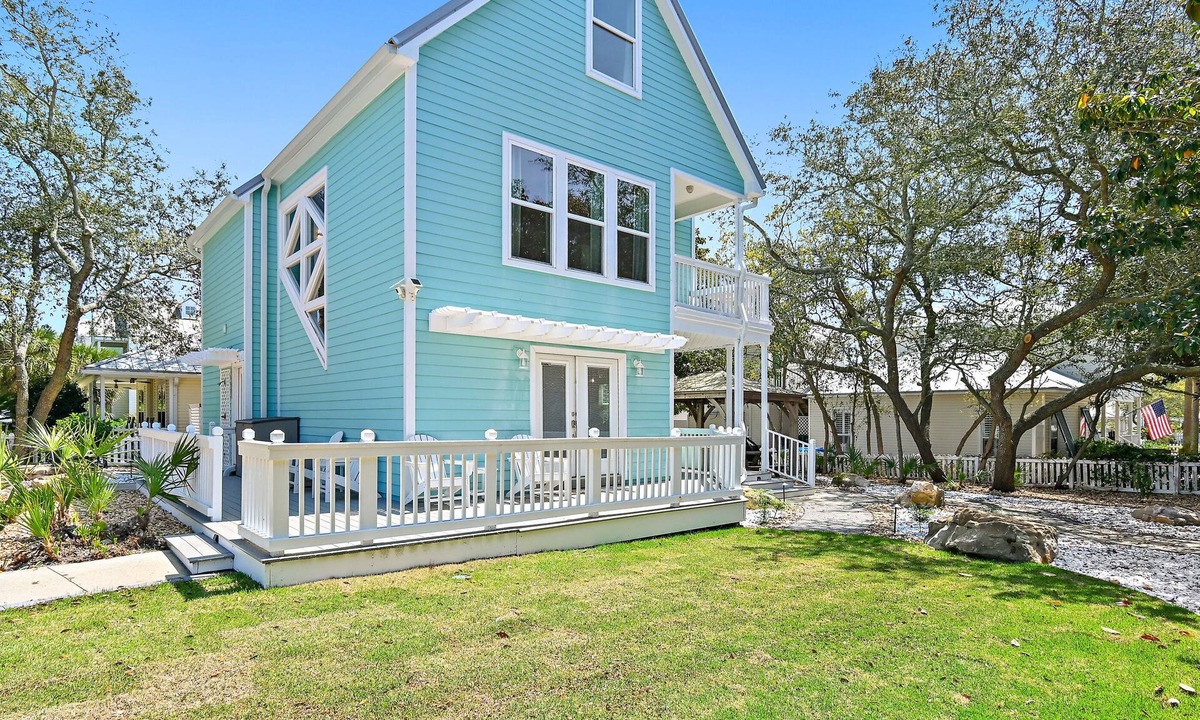 Clipper Cove House | 🏖4BR Beach Retreat-Community Pool-Walk to Beach-By the Ocean Blue🏖