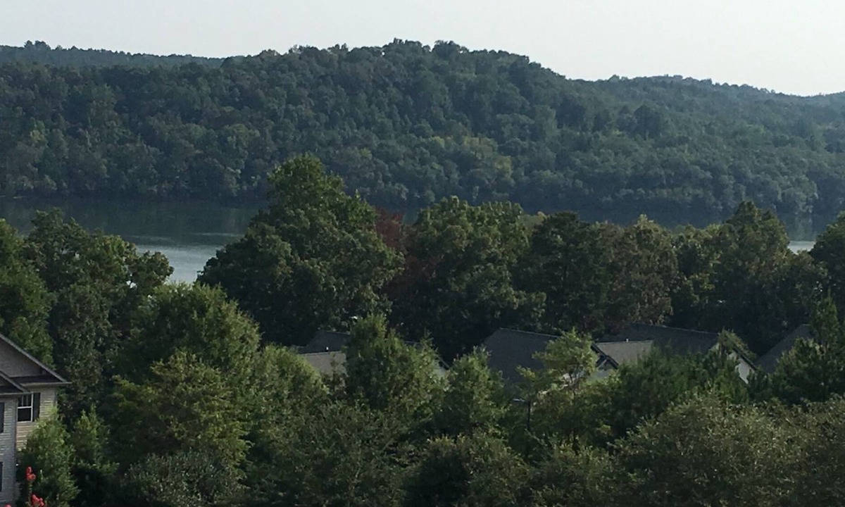 Keowee Condo | 5 Minutes from Memorial Stadium - Family-sized condo w/ 3 bed & 3 bath..