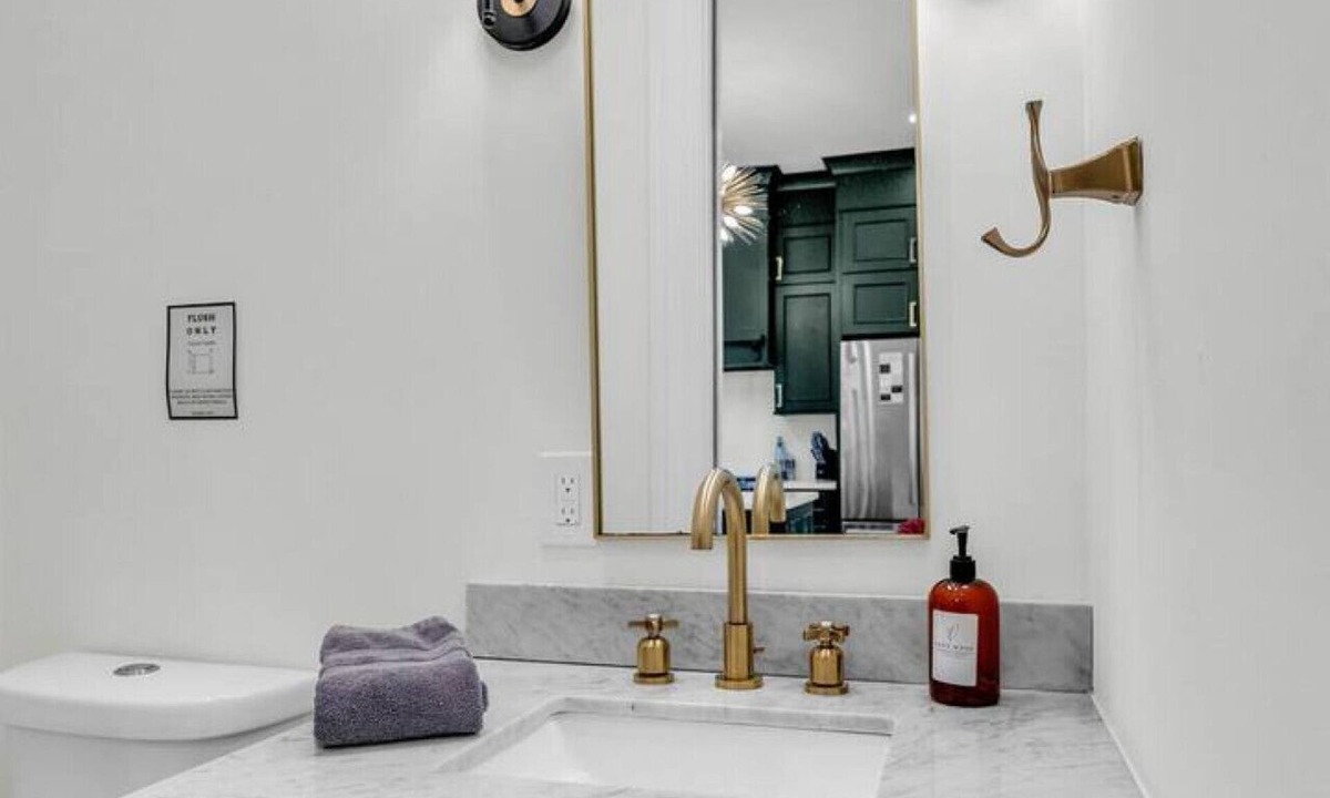 Knoxville Villa | 519 Townhome · ✧ Downtown Knoxville Townhome ✧ 45min to Smokies