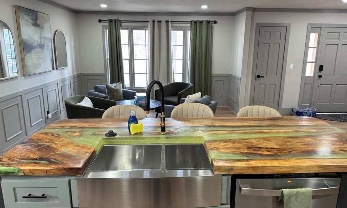 Decatur House | 5BR Corporate Housing | large yard | RV Parking