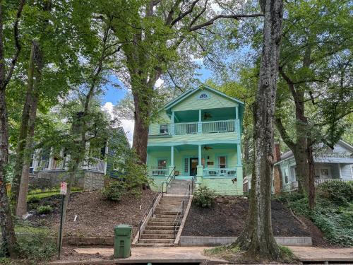 Inman Park House | 5BR Inman Park Duplex Walk to BeltLine